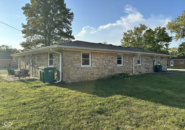 Photo 4 of Sale Pending at 1215 Raymond St, Plainfield, IN 46168 | MLS# 22126376 | Listing updated on 2026-09-18