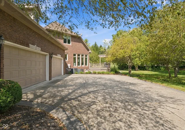 Photo 3 of Single family home for sale at 10598 Coppergate Dr, Carmel, IN 46032 | MLS# 22126380 | Listing updated on 2026-09-18