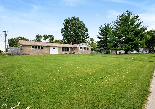 Photo 2 of Single family home for sale at 4404 Columbus Ave, Anderson, IN 46013 | MLS# 22126384 | Listing updated on 2026-09-16