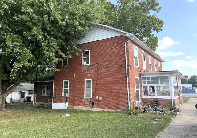Photo 3 of Single family home for sale at 117 S Virginia St, Rockville, IN 47872 | MLS# 22126401 | Listing updated on 2026-10-05
