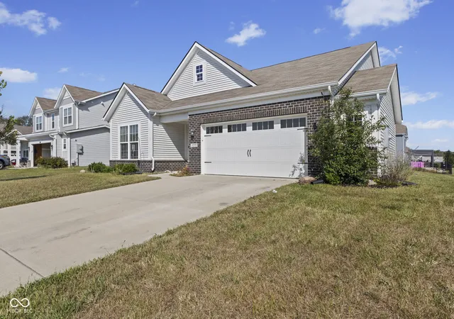 Photo 3 of Single family home for sale at 1275 Tanager, Greenwood, IN 46143 | MLS# 22126434 | Listing updated on 2026-09-16