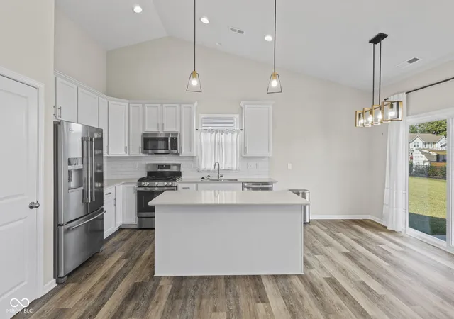Photo 4 of Single family home for sale at 1275 Tanager, Greenwood, IN 46143 | MLS# 22126434 | Listing updated on 2026-09-16