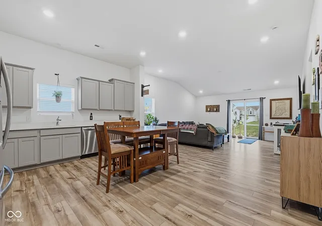 Photo 4 of Single family home for sale at 1591 N Sailboat Dr, Greenfield, IN 46140 | MLS# 22126442 | Listing updated on 2026-09-29
