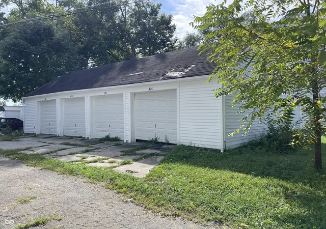 Photo 2 of House for sale at 130 W 5th Street, Anderson, IN 46016 | MLS# 22126452 | Listing updated on 2026-09-16