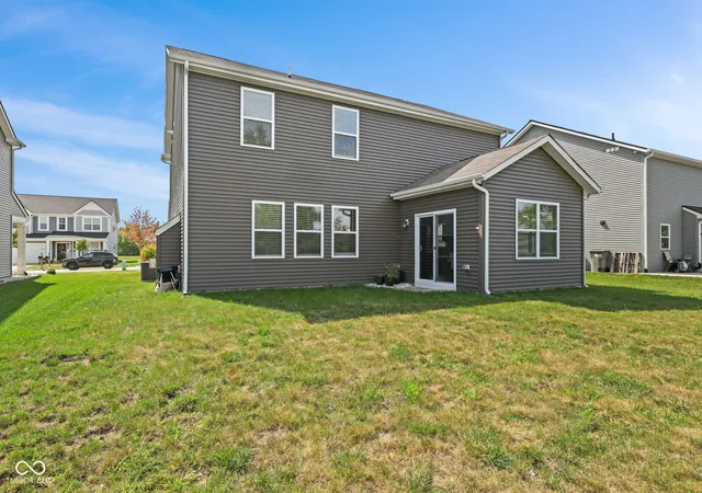 Photo 3 of Single family home for sale at 6018 Aspen Meadow Dr, Indianapolis, IN 46237 | MLS# 22126460 | Listing updated on 2026-10-02
