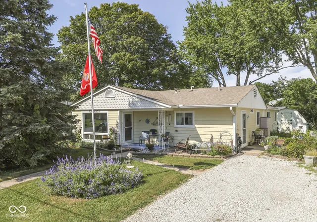 Photo 3 of Single family home for sale at 226 W Harriman Ave, Bargersville, IN 46106 | MLS# 22126468 | Listing updated on 2026-09-17
