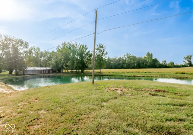 Photo 3 of Manufactured home for sale at 5954 N US Hwy 31, Seymour, IN 47274 | MLS# 22126492 | Listing updated on 2026-09-18