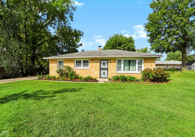 Photo 3 of Single family home for sale at 4540 S Keystone Ave, Indianapolis, IN 46227 | MLS# 22126496 | Listing updated on 2026-10-06