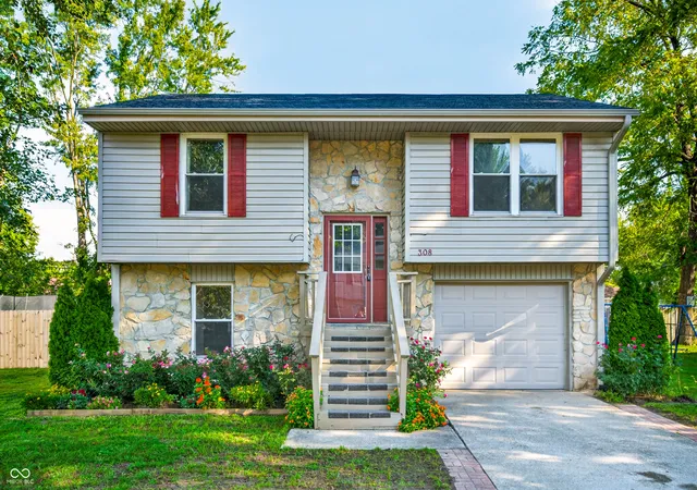 Photo 1 of Single family home for sale at 308 Glenbrook Dr, Seymour, IN 47274 | MLS# 22126497 | Listing updated on 2026-09-17