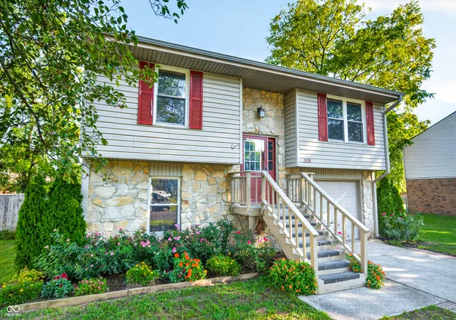 Photo 3 of Single family home for sale at 308 Glenbrook Dr, Seymour, IN 47274 | MLS# 22126497 | Listing updated on 2026-09-17