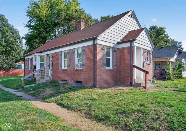 Photo 2 of House for sale at 1702 E 46th Street, Indianapolis, IN 46205 | MLS# 22126506 | Listing updated on 2026-09-17