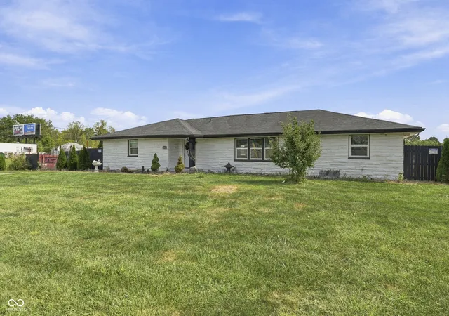Photo 2 of Single family home for sale at 2915 N Mitthoefer Rd, Indianapolis, IN 46229 | MLS# 22126515 | Listing updated on 2026-09-22