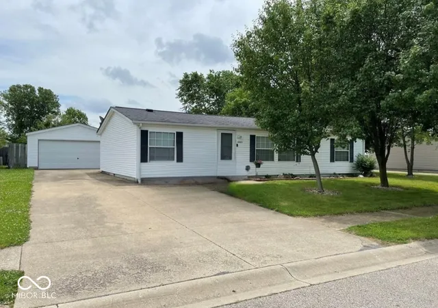 Photo 1 of Single family home for sale at 4663 Breckenridge, Columbus, IN 47203 | MLS# 22126517 | Listing updated on 2026-10-06