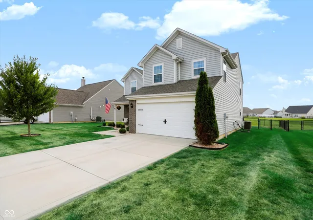 Photo 3 of Single family home for sale at 4244 Stubbington Ln, Indianapolis, IN 46239 | MLS# 22126527 | Listing updated on 2026-09-18