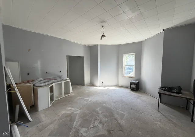 Photo 3 of House for sale at 604 S Center St, Terre Haute, IN 47807 | MLS# 22126559 | Listing updated on 2026-09-18