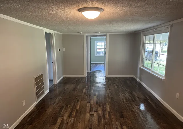 Photo 2 of Single family home for sale at 569 Parker St, Whiteland, IN 46184 | MLS# 22126578 | Listing updated on 2026-09-17