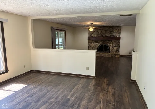 Photo 4 of Single family home for sale at 4003 W Fairview Rd, Greenwood, IN 46142 | MLS# 22126583 | Listing updated on 2026-09-25