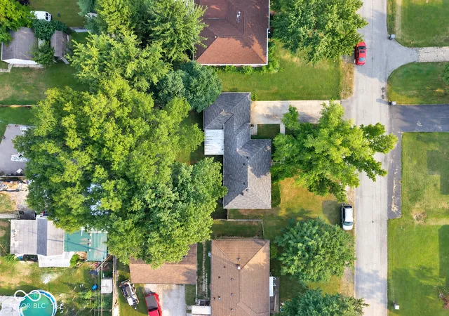 Photo 3 of Single family home for sale at 924 N Boehning St, Indianapolis, IN 46219 | MLS# 22126589 | Listing updated on 2026-10-03