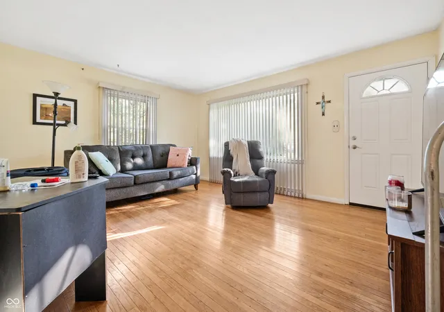 Photo 4 of Single family home for sale at 924 N Boehning St, Indianapolis, IN 46219 | MLS# 22126589 | Listing updated on 2026-10-03