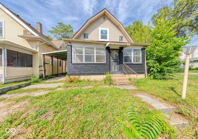 Photo 1 of Sale Pending at 1636 Montcalm St, Indianapolis, IN 46202 | MLS# 22126599 | Listing updated on 2026-10-20