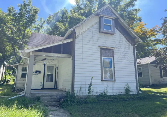 Photo 1 of Sale Pending at 2215 W 9th Street, Anderson, IN 46016 | MLS# 22126627 | Listing updated on 2026-09-28