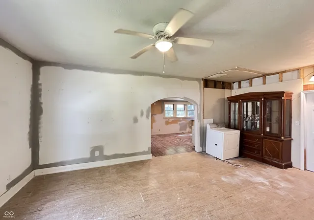 Photo 3 of Sale Pending at 2215 W 9th Street, Anderson, IN 46016 | MLS# 22126627 | Listing updated on 2026-09-28