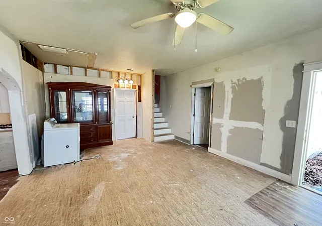 Photo 4 of Sale Pending at 2215 W 9th Street, Anderson, IN 46016 | MLS# 22126627 | Listing updated on 2026-09-28