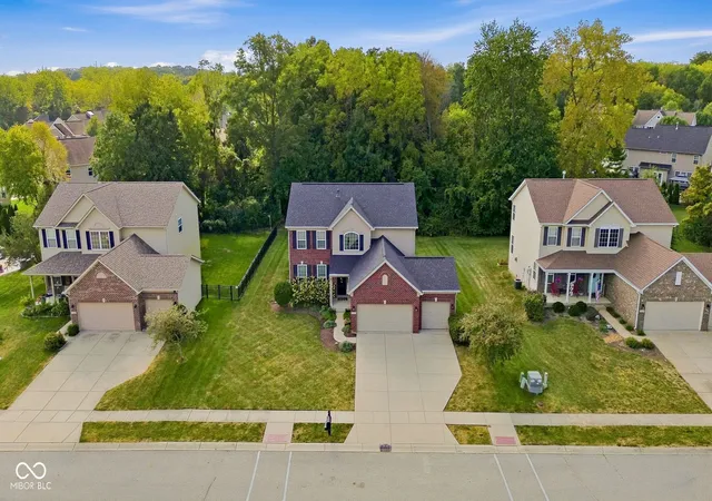 Photo 2 of Single family home for sale at 5248 Nicodemus Dr, Plainfield, IN 46168 | MLS# 22126637 | Listing updated on 2026-09-18