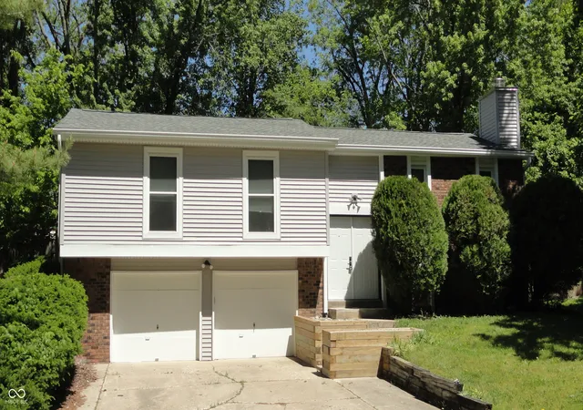 Photo 2 of Single family home for sale at 2306 Hawthorn Pl, Noblesville, IN 46062 | MLS# 22126660 | Listing updated on 2026-09-17