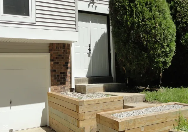 Photo 3 of Single family home for sale at 2306 Hawthorn Pl, Noblesville, IN 46062 | MLS# 22126660 | Listing updated on 2026-09-17