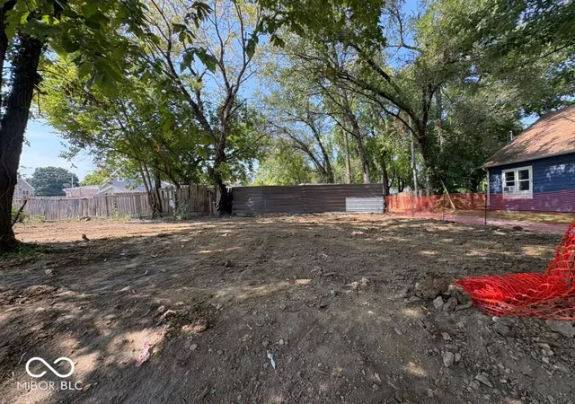 Photo 2 of Land for sale at 304 N Oxford Ave, Indianapolis, IN 46201 | MLS# 22126679 | Listing updated on 2026-10-01