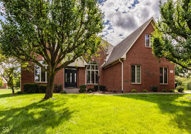 Photo 2 of Sale Pending at 1515 Mansfield Ct, Greenwood, IN 46143 | MLS# 22126736 | Listing updated on 2026-09-21