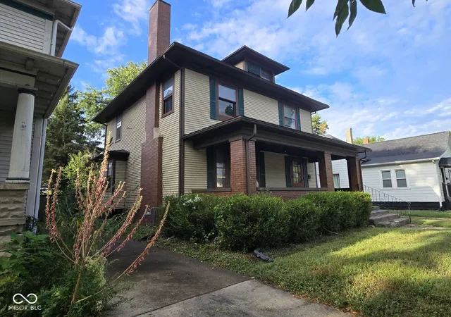 Photo 2 of Sale Pending at 1521 Ohio St, Terre Haute, IN 47807 | MLS# 22126803 | Listing updated on 2026-09-28