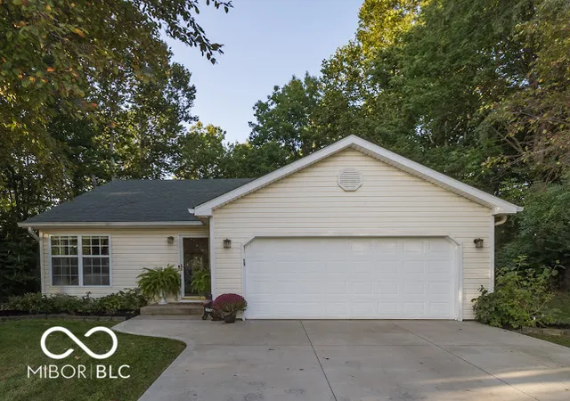 Photo 1 of Sale Pending at 141 Gettysburg, Coatesville, IN 46121 | MLS# 22126804 | Listing updated on 2026-09-23