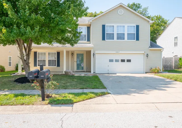 Photo 3 of Single family home for sale at 5426 Skipping Stone Dr, Indianapolis, IN 46237 | MLS# 22126853 | Listing updated on 2026-10-01