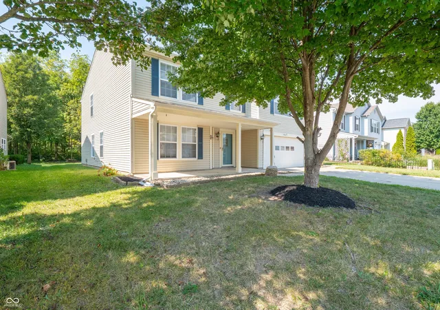 Photo 4 of Single family home for sale at 5426 Skipping Stone Dr, Indianapolis, IN 46237 | MLS# 22126853 | Listing updated on 2026-10-01