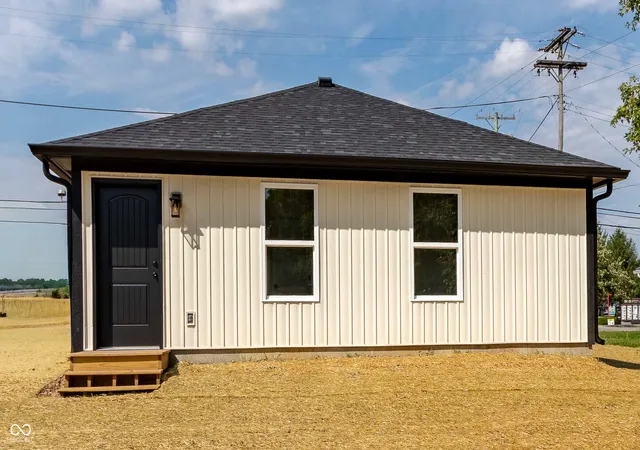 Photo 4 of Single family home for sale at 1028 Ave B, Greencastle, IN 46135 | MLS# 22126864 | Listing updated on 2026-09-18