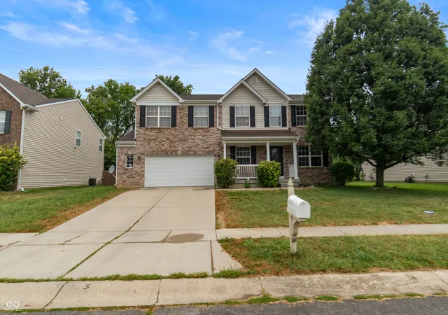 Photo 3 of Single family home for sale at 6430 Bonneville Dr, Indianapolis, IN 46237 | MLS# 22126867 | Listing updated on 2026-09-18