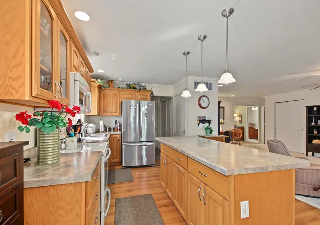 Photo 4 of Townhouse for sale at 5009 Lake Ridge Dr, Quincy, IL 62305 | MLS# 100539132 | Listing updated on 2026-09-22