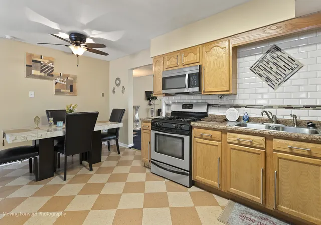 Photo 4 of Single family home for sale at 109 Walnut St, Park Forest, IL 60466 | MLS# 12418815 | Listing updated on 2026-09-22