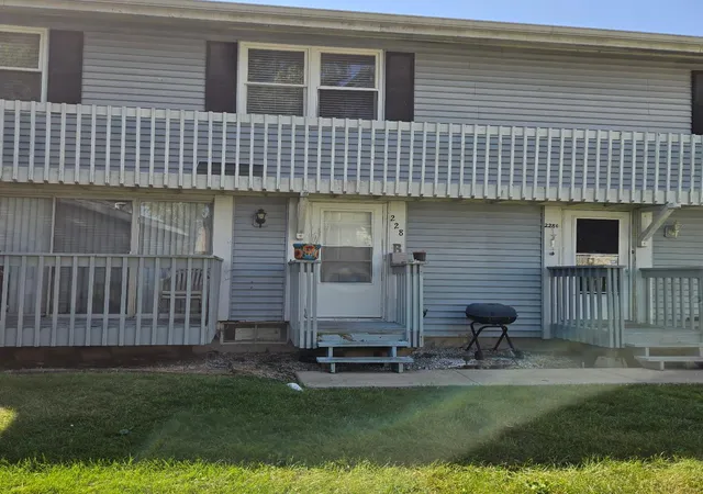 Listing Photo 1 - Condo for sale in building located at 228 Elkhorn Ct, Bolingbrook, IL 60440 - Unit #B