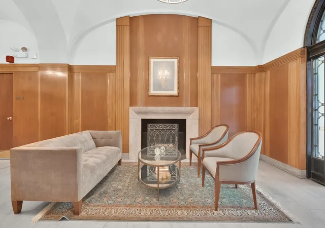 Listing Photo 5 - Condo for sale in building located at 1755 E 55Th St, Chicago, IL 60615 - Unit #301