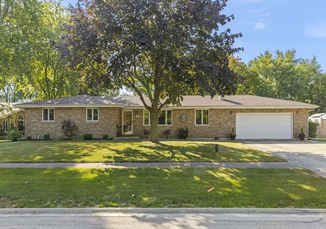 Photo 1 of Single family home for sale at 20651 Thomas Dr, Lockport, IL 60441 | MLS# 12482627 | Listing updated on 2026-09-09