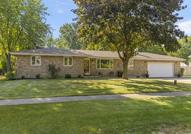 Photo 2 of Single family home for sale at 20651 Thomas Dr, Lockport, IL 60441 | MLS# 12482627 | Listing updated on 2026-09-09