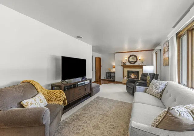 Photo 4 of Single family home for sale at 20651 Thomas Dr, Lockport, IL 60441 | MLS# 12482627 | Listing updated on 2026-09-09