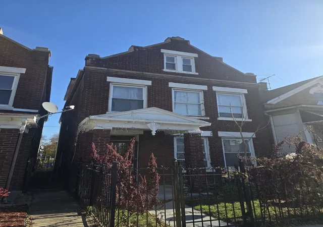 Listing Photo 2 - Condo for sale in building located at 2243 S Kostner Ave, Chicago, IL 60623