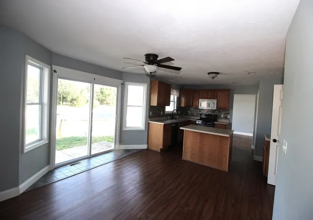 Photo 4 of Single family home for sale at 901 Brighton St, Mackinaw, IL 61755 | MLS# 12529301 | Listing updated on 2026-09-08