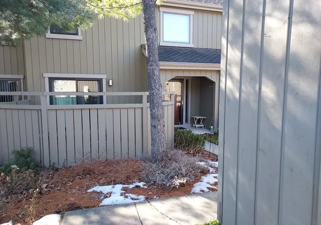 Photo 1 of Townhouse for sale at 787 Oak Hl Rd #467, Lake Barrington, IL 60010 | MLS# 12569120 | Listing updated on 2026-09-22