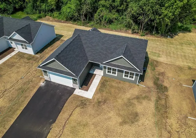 Photo 3 of Single family home for sale at 14180 Prairie Cmns Ln, South Beloit, IL 61080 | MLS# 12569579 | Listing updated on 2026-09-22