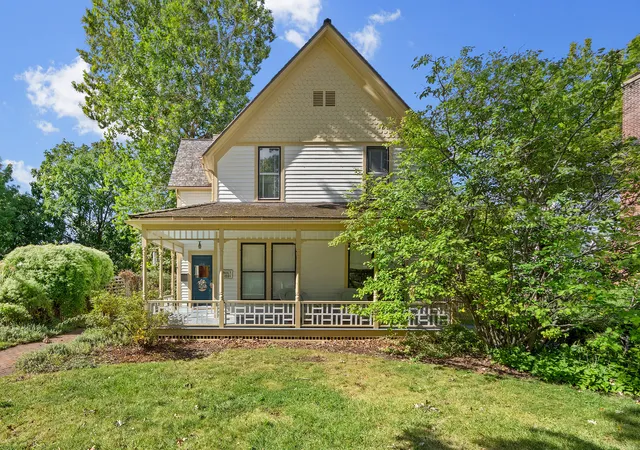 Photo 2 of Single family home for sale at 4816 Linscott Ave, Downers Grove, IL 60515 | MLS# 12602382 | Listing updated on 2026-09-23